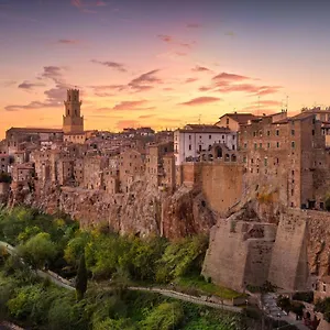https://la-casa-del-villanu.it-tuscanyhotel.com