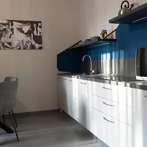 https://etna-suite-design-apartments.sicilyhotelsitaly.net